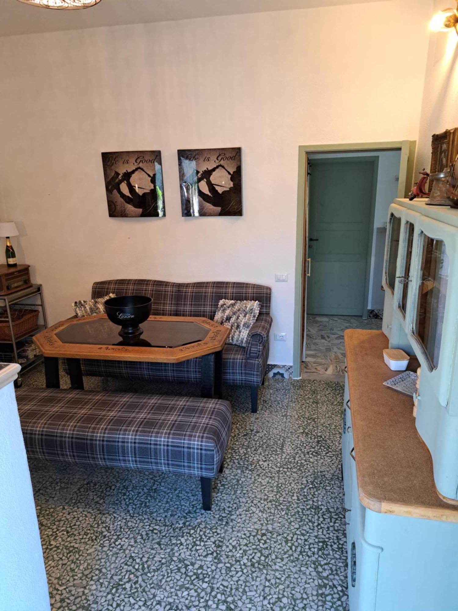 B&B San Gavino San Lorenzo  Buitenkant foto